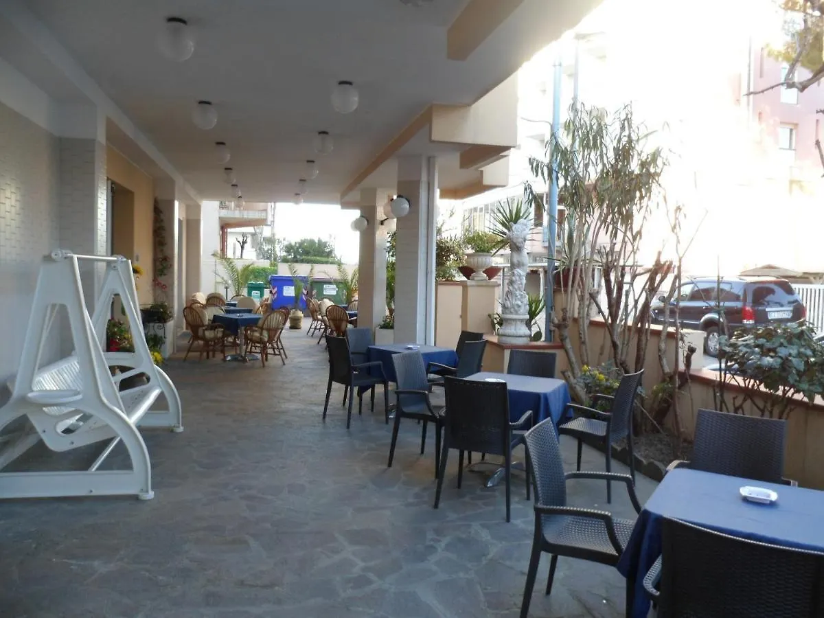 Hotel Clara Riccione 3*,