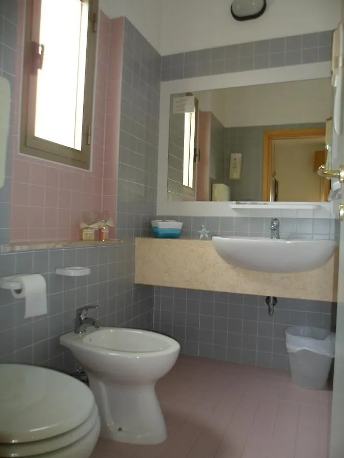 Hotel Clara Riccione 3*,  Italia